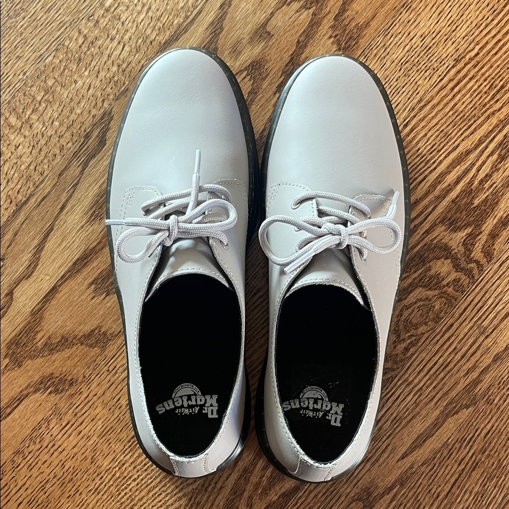 Dr. Martens 1461 NWOT Taupe Smooth Leather Oxford Shoes Size 9 Women / 8 Men